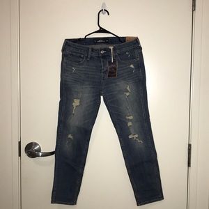 ✨HOLLISTER✨ Vintage Boyfriend Jeans (Size 3)